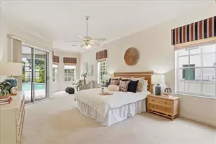 860 Sand Pine Dr NE, Saint Petersburg, FL 33703 - Photo 14