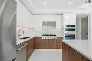 400 Central Ave, Saint Petersburg, FL 33701 - Photo 12