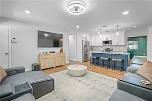 9653 Golden Grove St, Seminole, FL 33772 - Photo 8