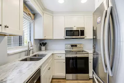 325 Island Way #109, Clearwater Beach, FL 33767 - Photo 8