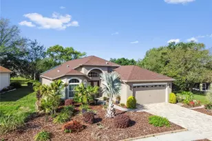 70 Center Oak Cir, Spring Hill, FL 34609 - Photo 10