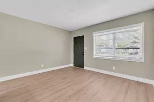 3926 40th Ave N, Saint Petersburg, FL 33714 - Photo 4