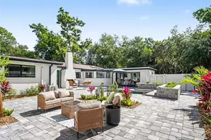 4050 Turks Cap Pl, Sarasota, FL 34234 - Photo 2