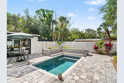 4050 Turks Cap Place, Sarasota, FL 34234 - Photo 4