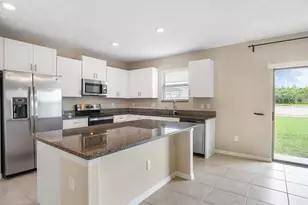 7322 King Crk Dr, Sun City Center, FL 33573 - Photo 6