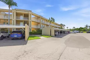 225 Country Club Dr, Largo, FL 33771 - Photo 4