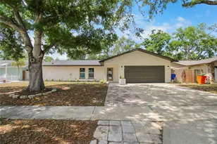 11492 93rd St, Largo, FL 33773 - Photo 2