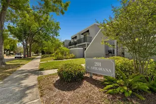 201 S Arrawana Ave, Tampa, FL 33609 - Photo 2