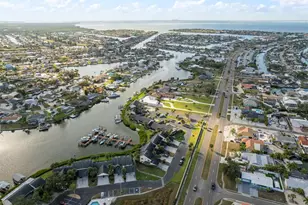 634 Yardarm Dr, Apollo Beach, FL 33572 - Photo 14