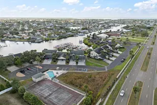 634 Yardarm Dr, Apollo Beach, FL 33572 - Photo 12