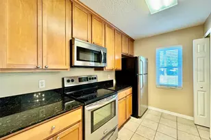 160 Coquina Bay Drive, Saint Petersburg, FL 33705 - Photo 14