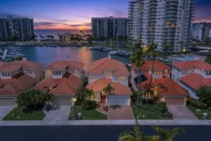 1624 Sand Key Estates Ct, Clearwater Beach, FL 33767 - Photo 2
