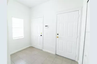 7457 Oxford Garden Circle, Apollo Beach, FL 33572 - Photo 4