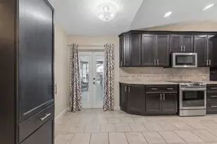 3533 Springville Dr, Valrico, FL 33596 - Photo 12