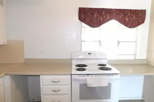 6810 13th St N, Saint Petersburg, FL 33702 - Photo 8