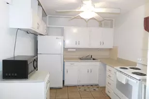 6810 13th St N, Saint Petersburg, FL 33702 - Photo 6