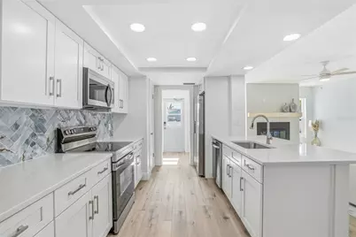 5708 Bayshore Drive, Seminole, FL 33772 - Photo 14