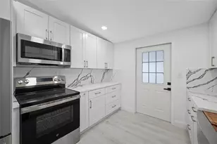 6908 11th Ave E, Palmetto, FL 34221 - Photo 12