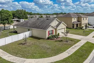 35900 Hillbrook Ave, Zephyrhills, FL 33541 - Photo 4