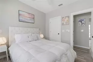 410 W Lemon St, Tarpon Springs, FL 34689 - Photo 18