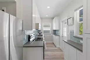 410 W Lemon St, Tarpon Springs, FL 34689 - Photo 10