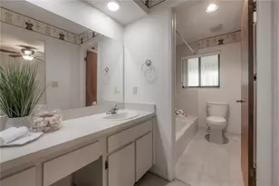 4206 Golf Club Ln, Tampa, FL 33618 - Photo 38