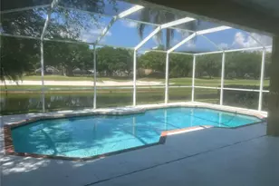 18914 Maisons Dr, Lutz, FL 33558 - Photo 2