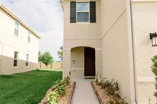 7426 Tuscan Bay Cir, Wesley Chapel, FL 33545 - Photo 2