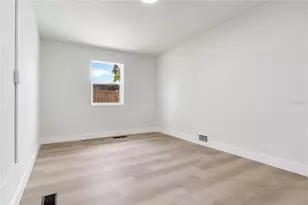 2753 Valencia Dr, Sarasota, FL 34239 - Photo 38