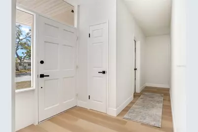 2753 Valencia Drive, Sarasota, FL 34239 - Photo 4