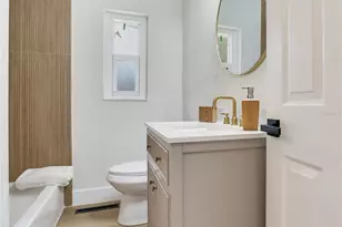 2753 Valencia Dr, Sarasota, FL 34239 - Photo 36