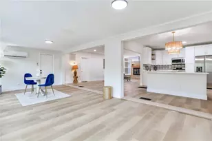 2753 Valencia Dr, Sarasota, FL 34239 - Photo 22