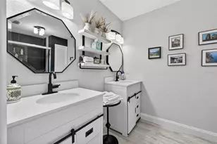 6747 Cape Hatteras Way NE, Saint Petersburg, FL 33702 - Photo 18