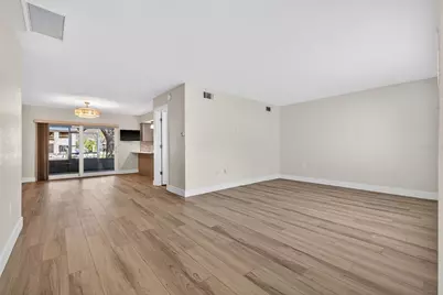 6257 Cape Hatteras Way NE #5, Saint Petersburg, FL 33702 - Photo 6