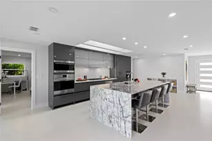 631 Harbor Is, Clearwater Beach, FL 33767 - Photo 12