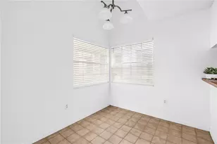 6939 Stonesthrow Cir N, Saint Petersburg, FL 33710 - Photo 12