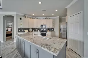 221 Sela Cove Cir, Apollo Beach, FL 33572 - Photo 2