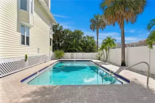 10399 Paradise Blvd, Treasure Island, FL 33706 - Photo 28