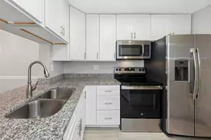 1308 Pine Ridge Cir E, Tarpon Springs, FL 34688 - Photo 6