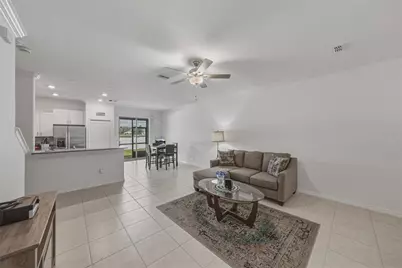 30688 Veridian Way, Wesley Chapel, FL 33543 - Photo 4