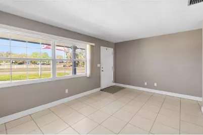 7001 18th Street N, Saint Petersburg, FL 33702 - Photo 8