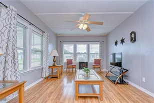 38634 Lansing Ave, Zephyrhills, FL 33542 - Photo 4