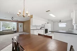 140 Patlin Cir E, Largo, FL 33770 - Photo 20