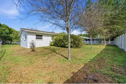 140 Patlin Circle E, Largo, FL 33770 - Photo 34