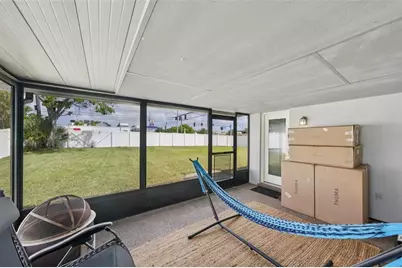 13133 Dorchester Drive, Seminole, FL 33776 - Photo 32