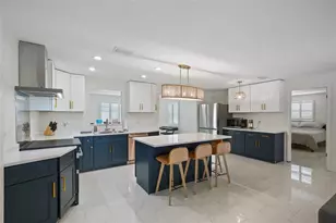 13133 Dorchester Dr, Seminole, FL 33776 - Photo 10