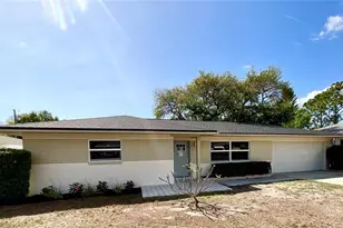 644 Manor Dr W, Dunedin, FL 34698 - Photo 1