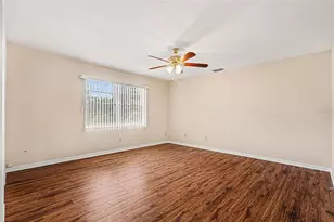 1709 Sakura Dr, Valrico, FL 33596 - Photo 10