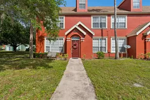 10576 Windsor Lake Ct, Tampa, FL 33626 - Photo 2