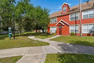 10576 Windsor Lake Ct, Tampa, FL 33626 - Photo 4